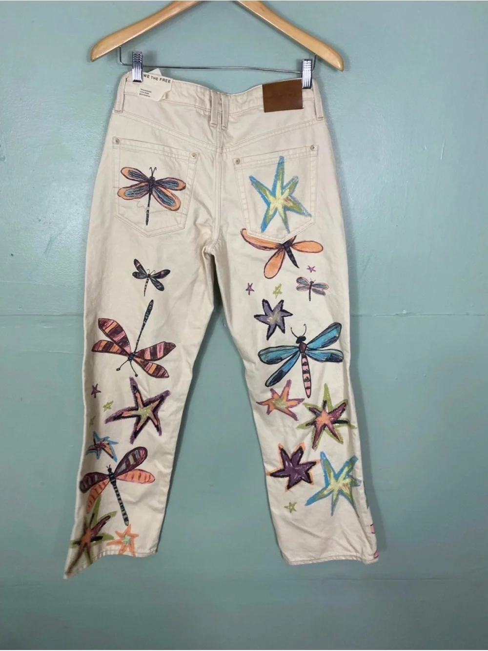 Free People Tennessee Low Rise Boyfriend Dragonfly Artsy Jeans Cream Sz 28 NWOT